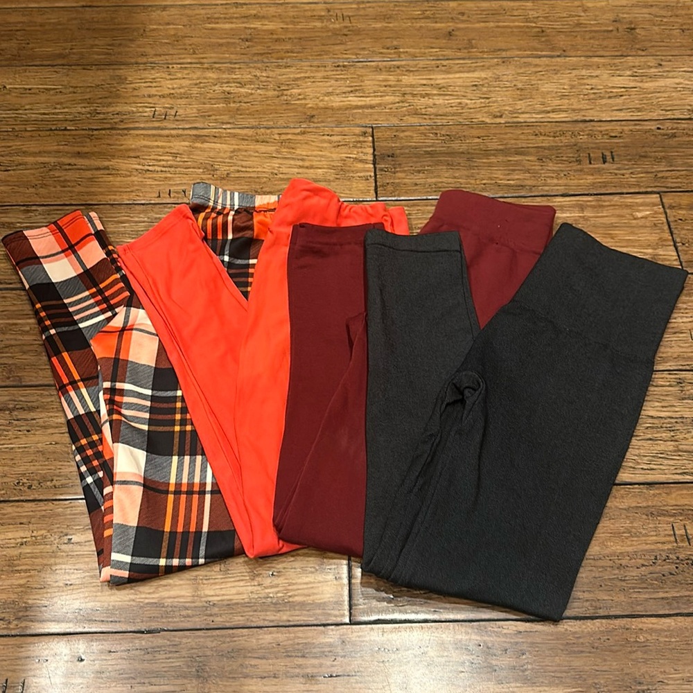 🎅Women’s Small Leggings Bundle- Just in time for Christmas! 🎄